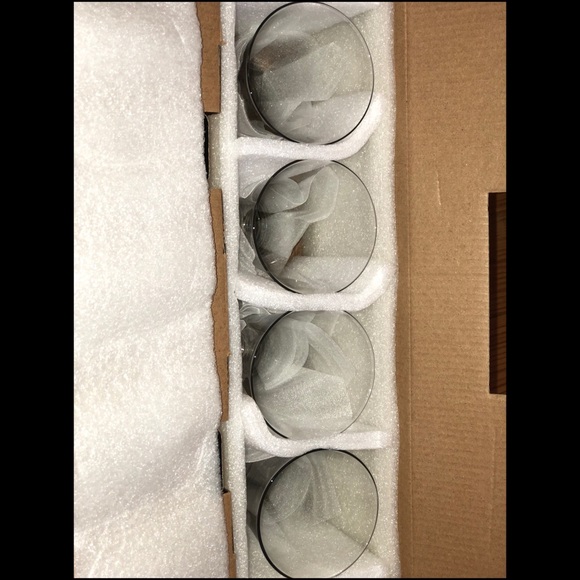 Beer glasses with wood display tray - Picture 3 of 4